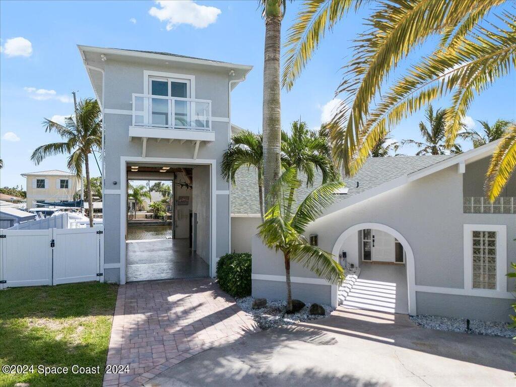 689 S Hedgecock Square, Satellite Beach, FL 32937