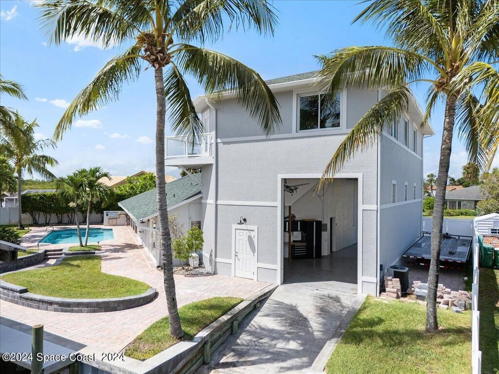 689 S Hedgecock Square, Satellite Beach, FL 32937