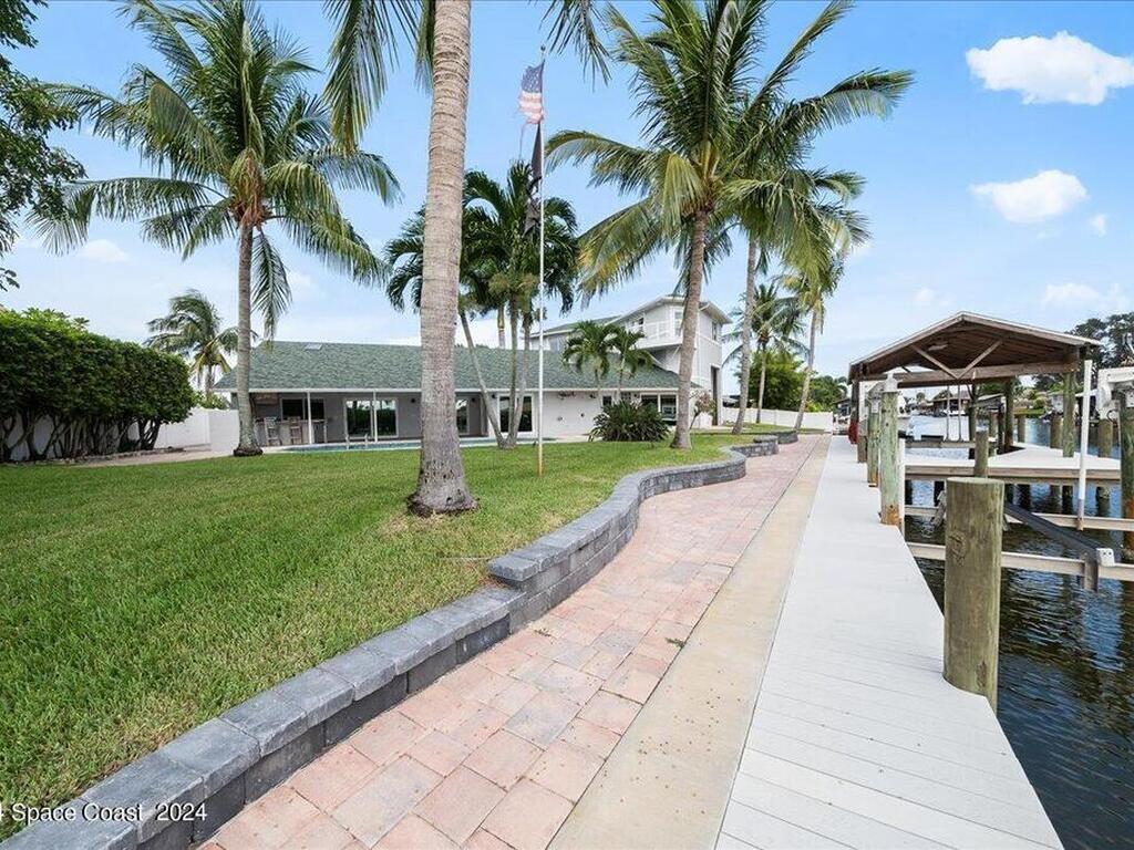 689 S Hedgecock Square, Satellite Beach, FL 32937