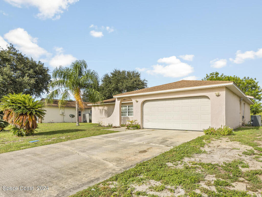 2150 Porpoise Street, Merritt Island, FL 32952