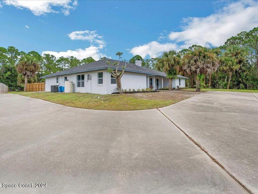 1596 Farnsworth Avenue, Malabar, FL 32950