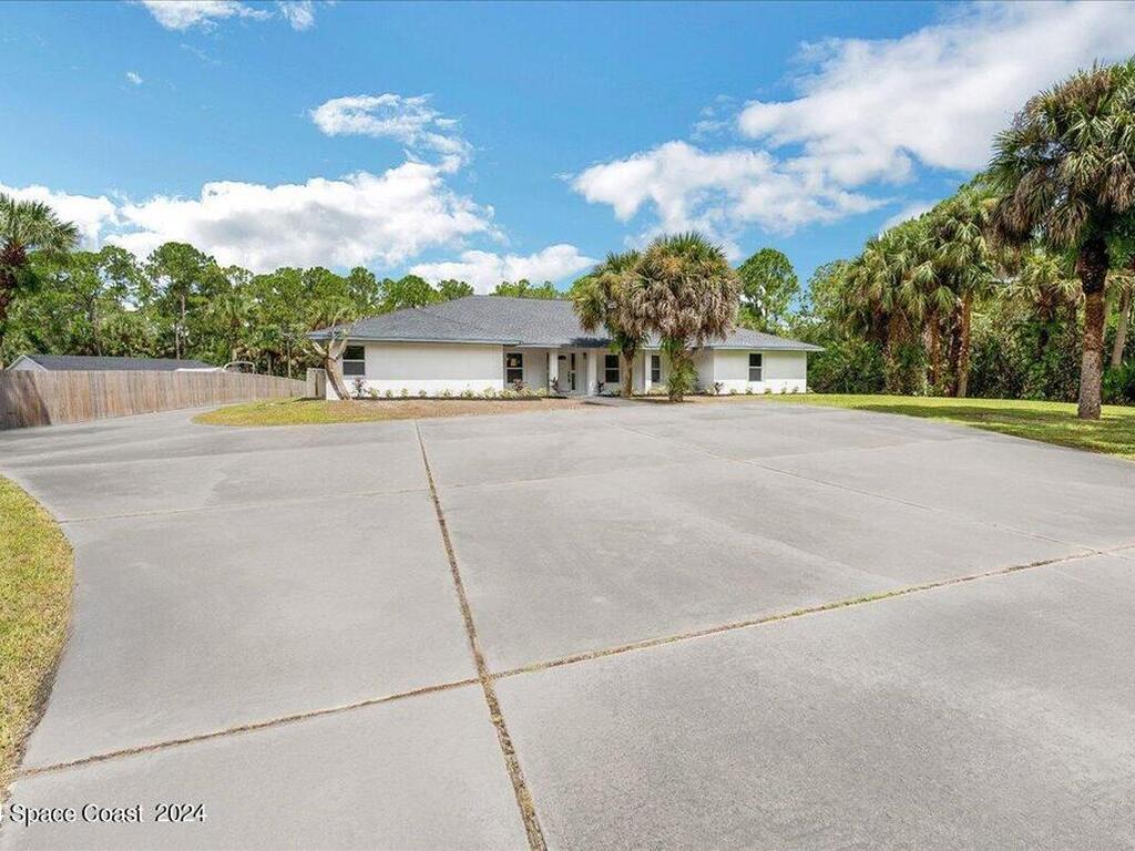 1596 Farnsworth Avenue, Malabar, FL 32950