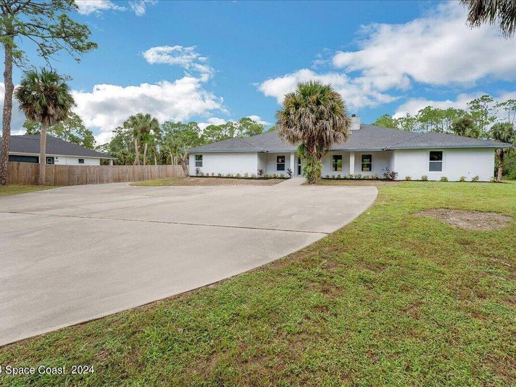 1596 Farnsworth Avenue, Malabar, FL 32950