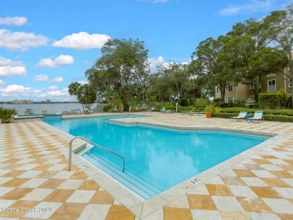 225 S Tropical Trail, Merritt Island, FL 32952