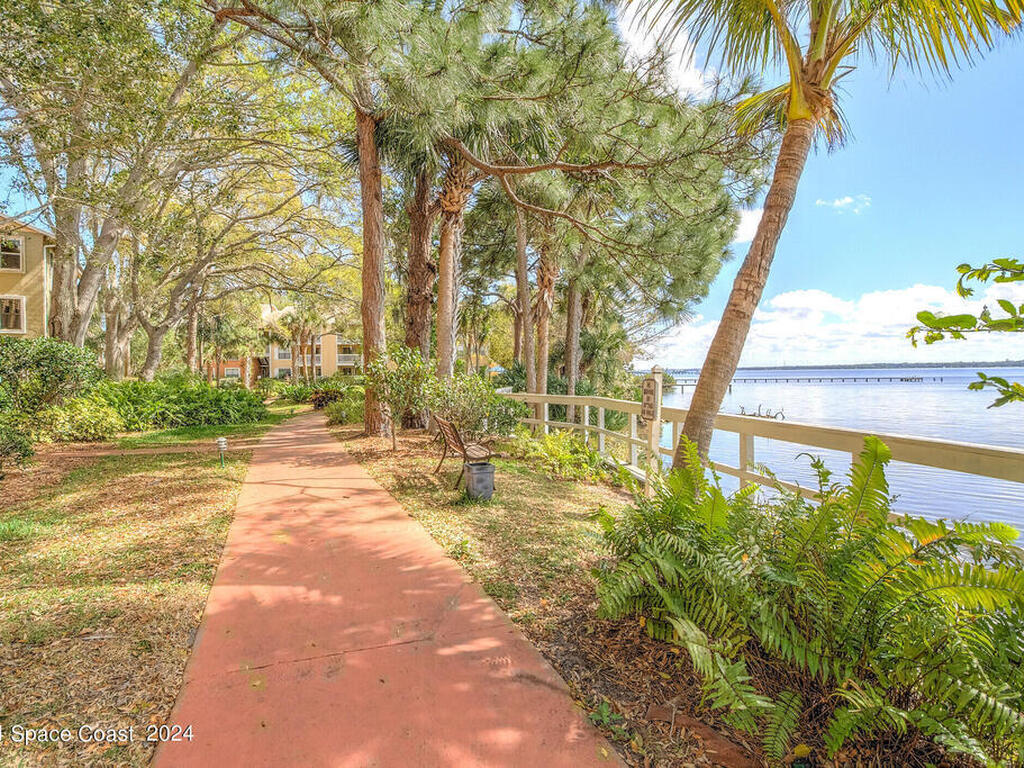 225 S Tropical Trail, Merritt Island, FL 32952