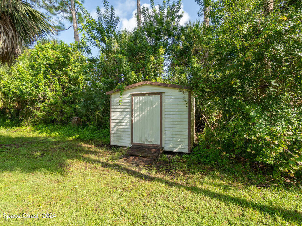 3893 Burton Road, Malabar, FL 32950