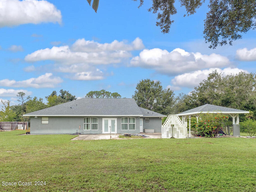 2565 Maple Street, Melbourne, FL 32904