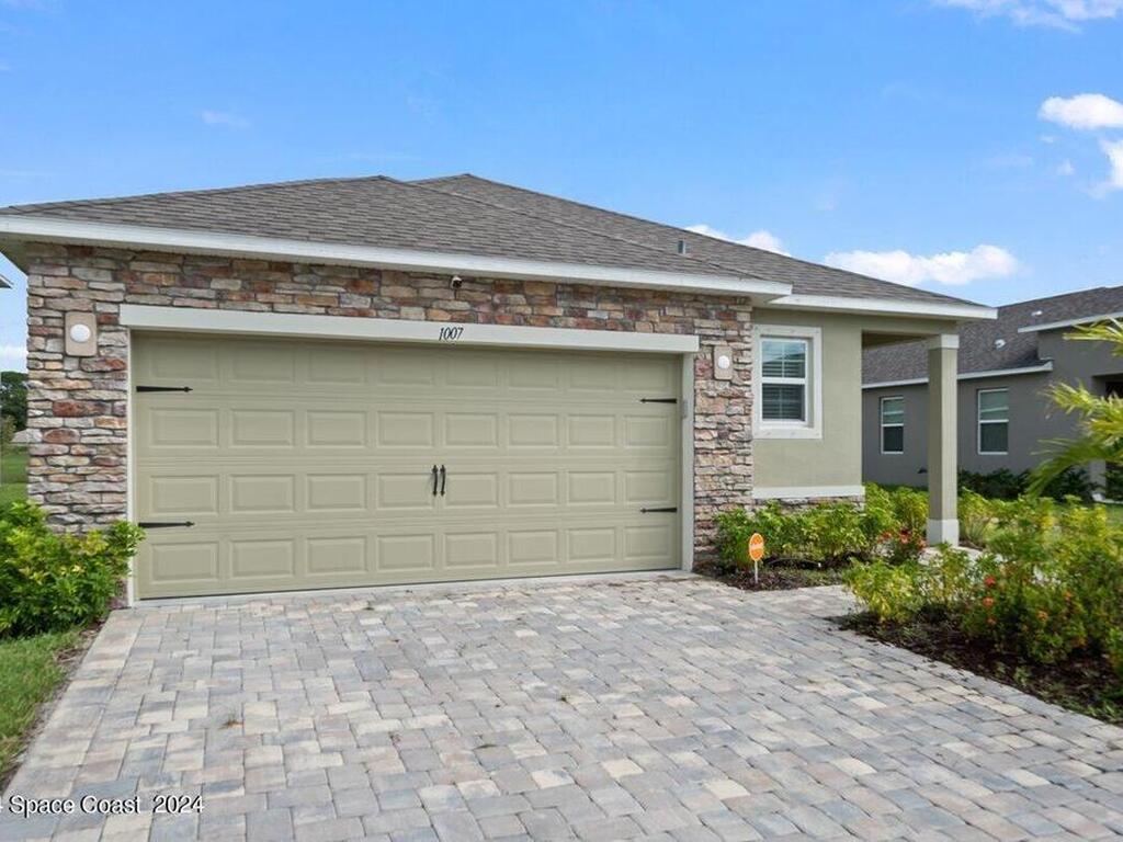 1007 Grantham Lane, Palm Bay, FL 32909