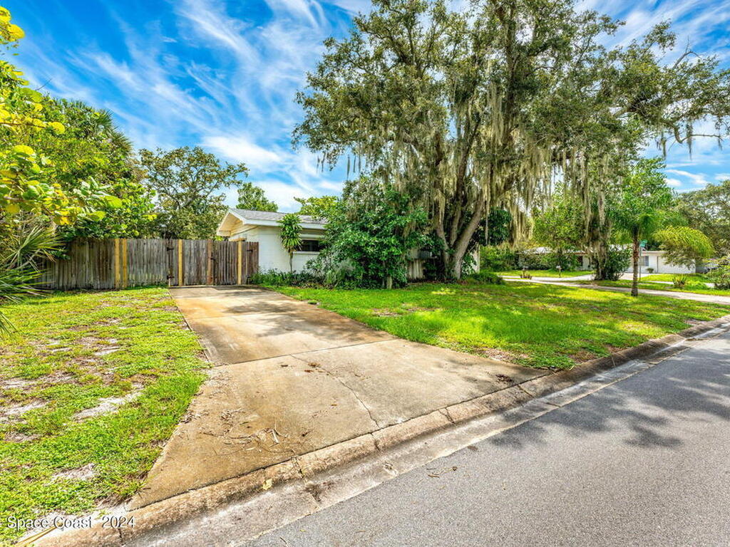 20 Vida Way, Melbourne, FL 32901