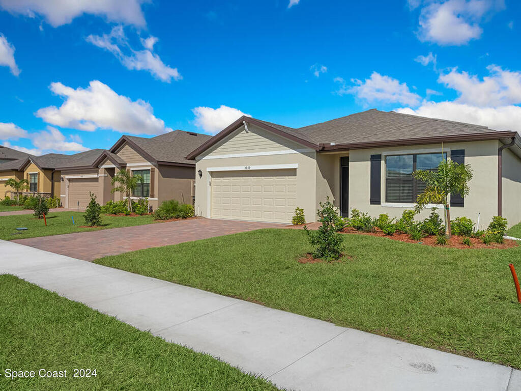 3929 Foggy Mist Road, Palm Bay, FL 32909