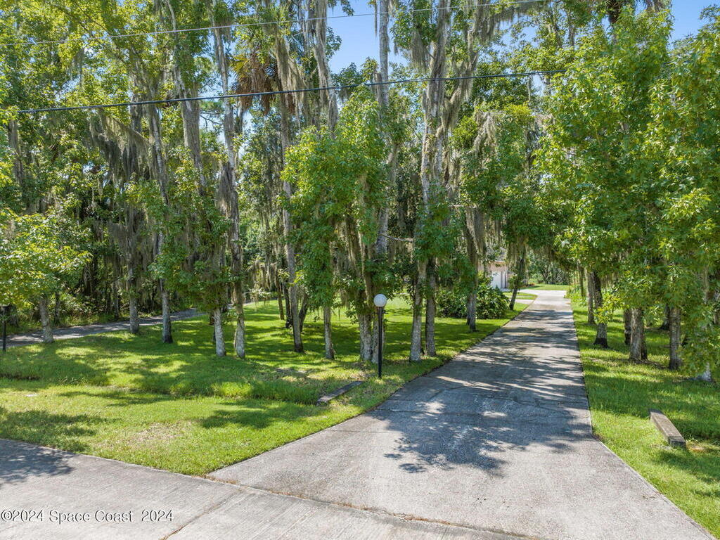 5590 Bob White Trail, Mims, FL 32754