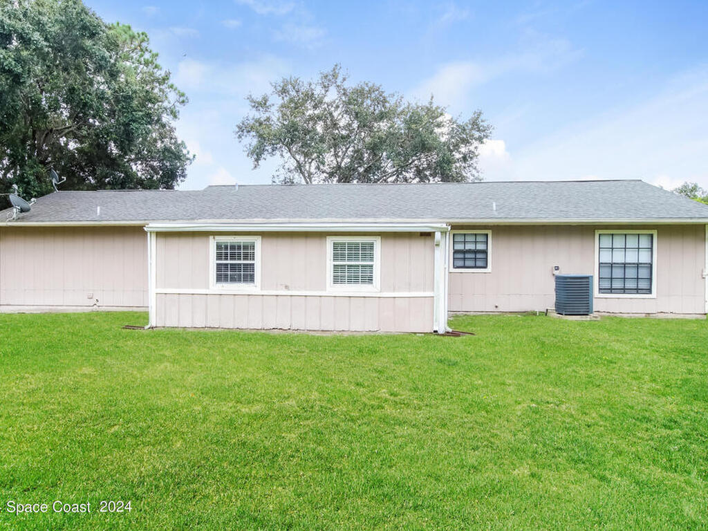 1489 Heartwellville Street, Palm Bay, FL 32907