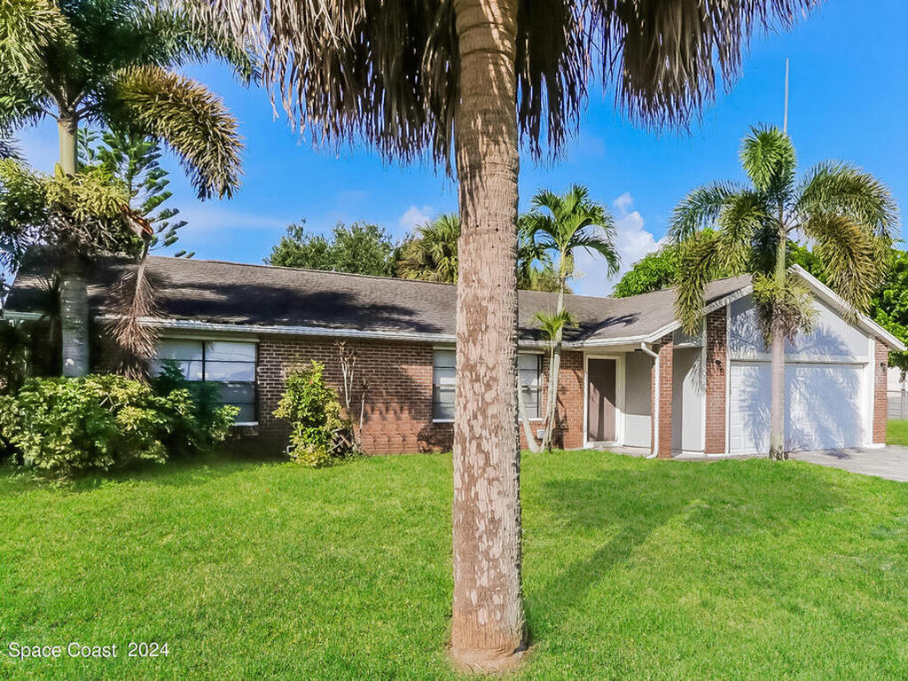 253 SW Tulip Boulevard, Port St Lucie, FL 34953