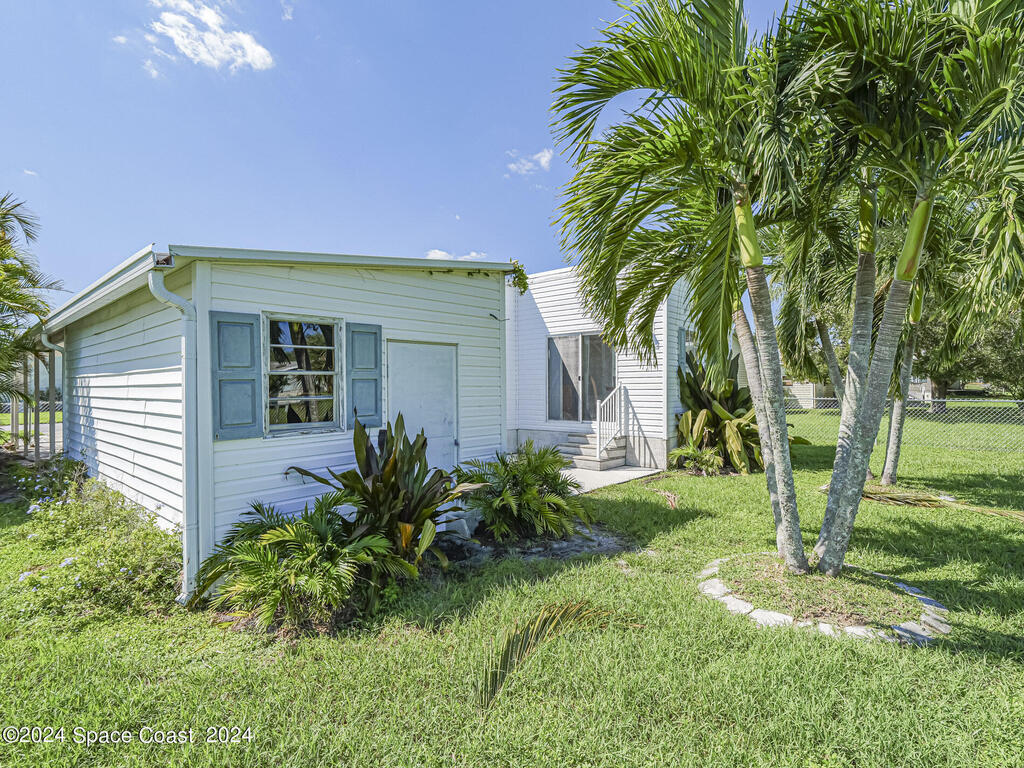 1145 Wren Circle, Barefoot Bay, FL 32976