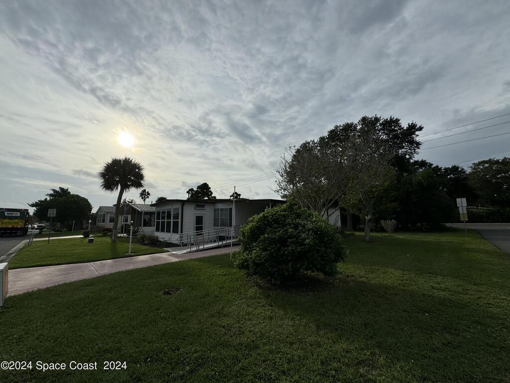 527 Egret Circle, Barefoot Bay, FL 32976