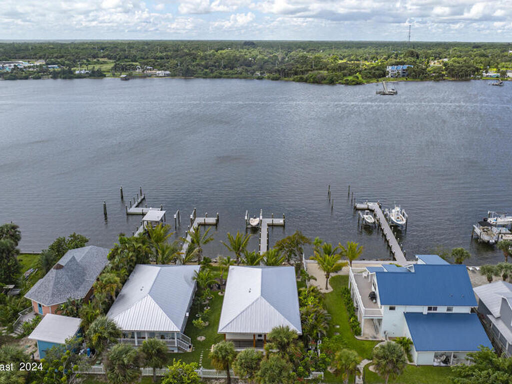 19 Vip Island, Grant, FL 32949