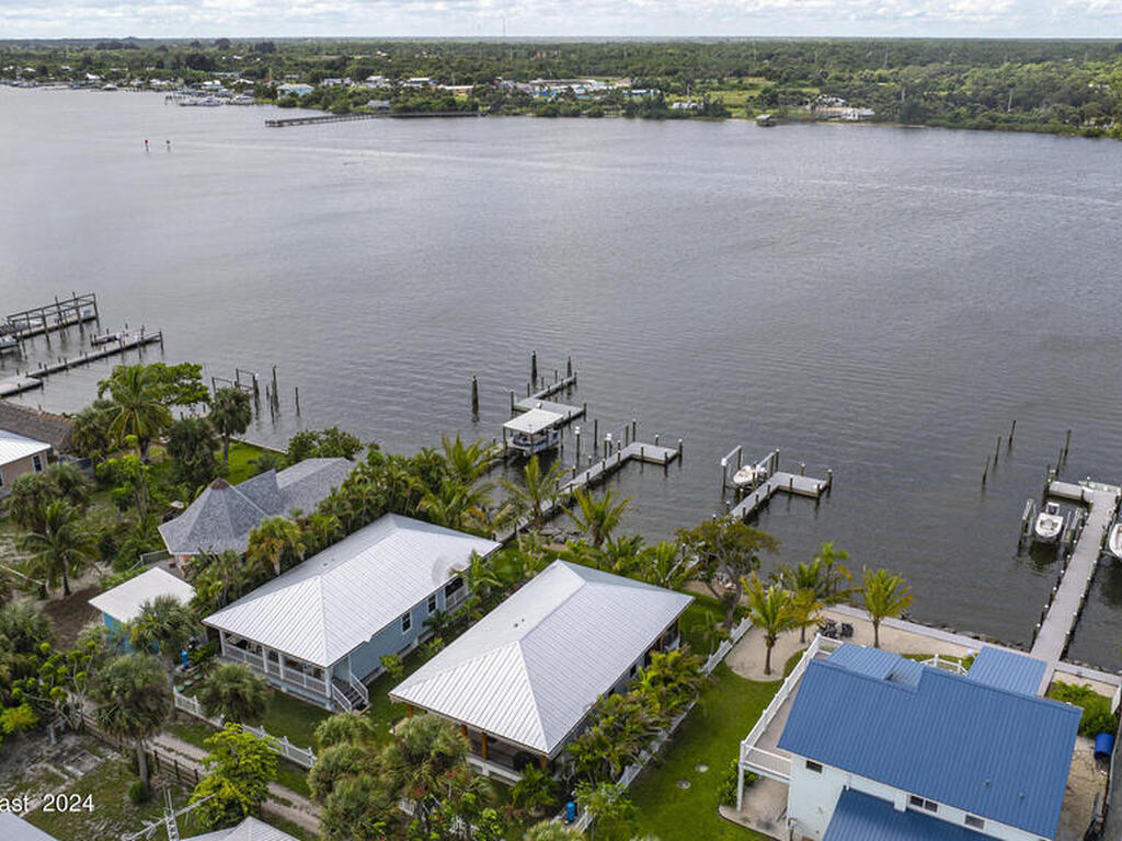 19 Vip Island, Grant, FL 32949