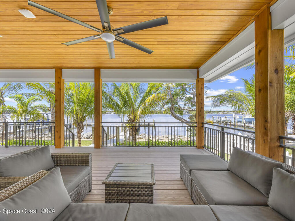 19 Vip Island, Grant, FL 32949