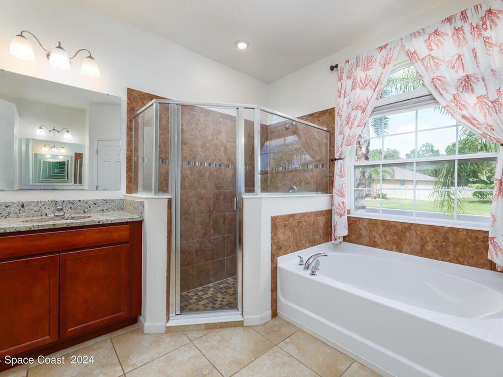 632 SE Stonebriar Drive, Palm Bay, FL 32909