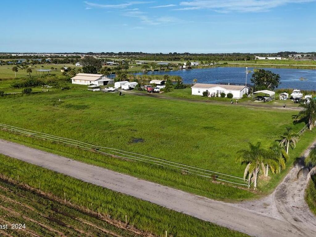 1651 B J Lane, Melbourne, FL 32904