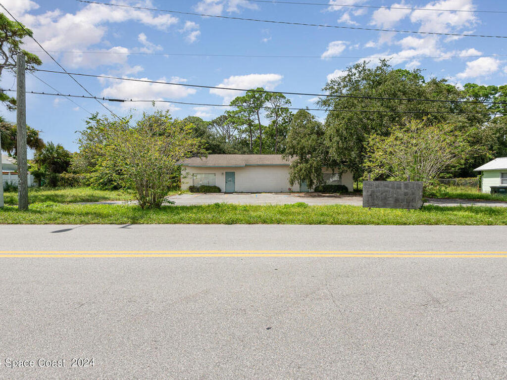 1228 S Hopkins Avenue, Titusville, FL 32780