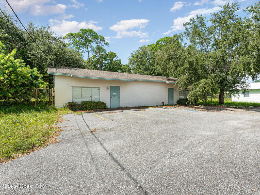 1228 S Hopkins Avenue, Titusville, FL 32780