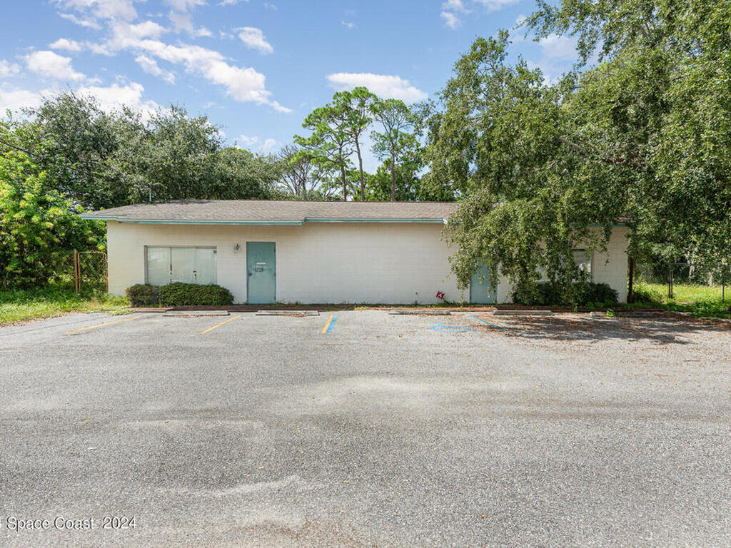 1228 S Hopkins Avenue, Titusville, FL 32780