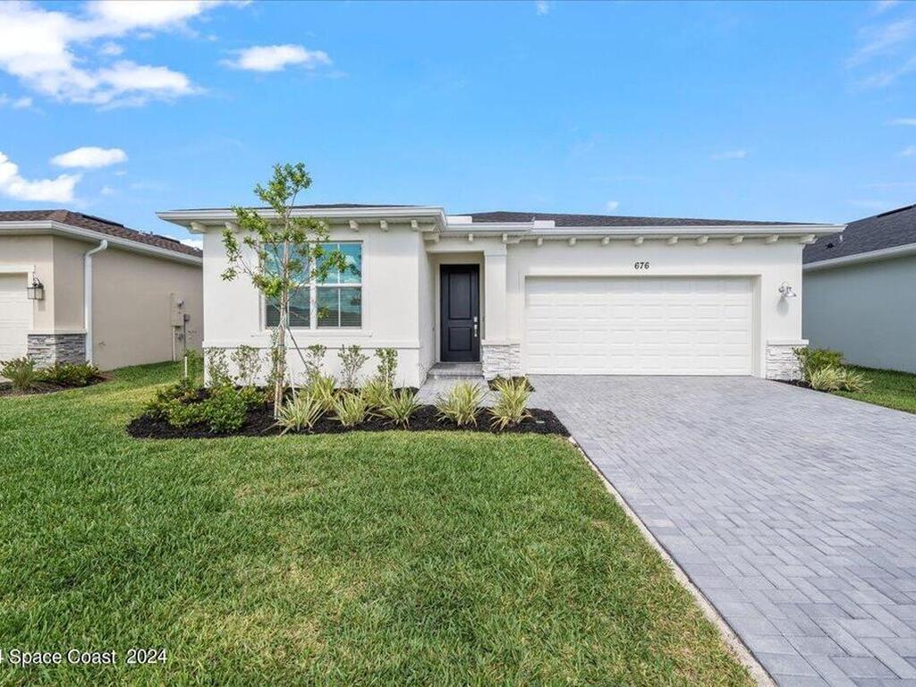 676 Veridian Circle, Palm Bay, FL 32907