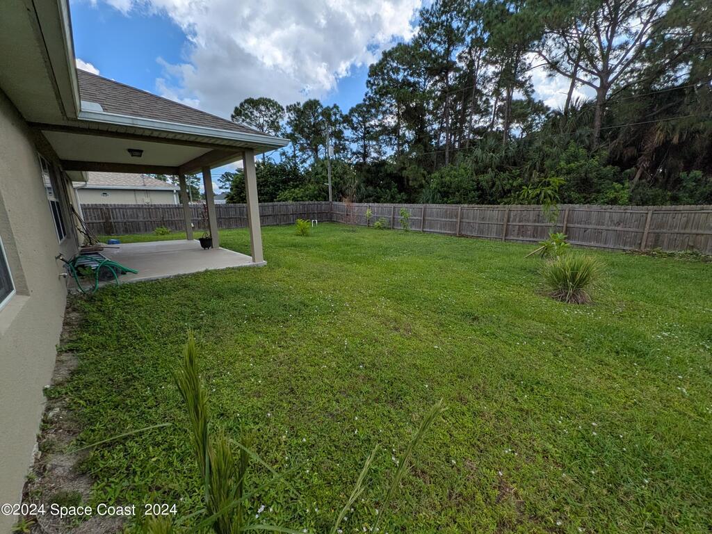 860 Ravenswood Street, Palm Bay, FL 32909