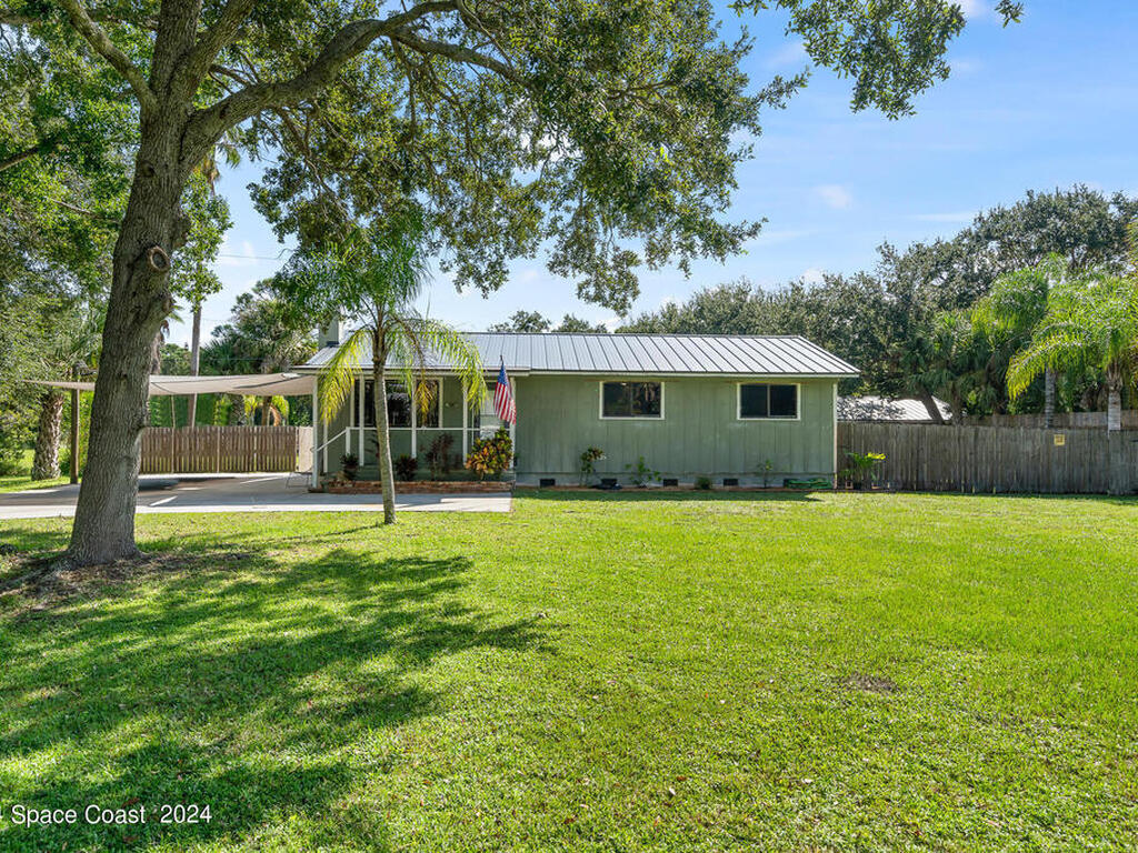 9633 Honeysuckle Drive, Sebastian, FL 32976