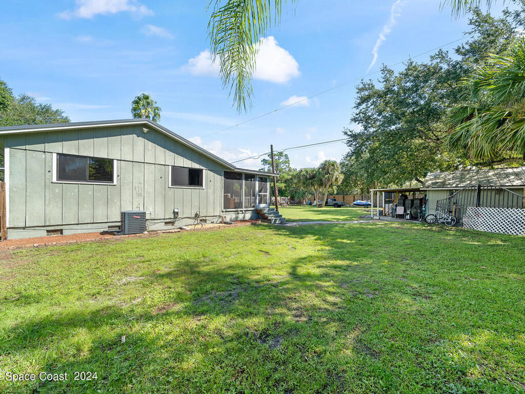 9633 Honeysuckle Drive, Sebastian, FL 32976