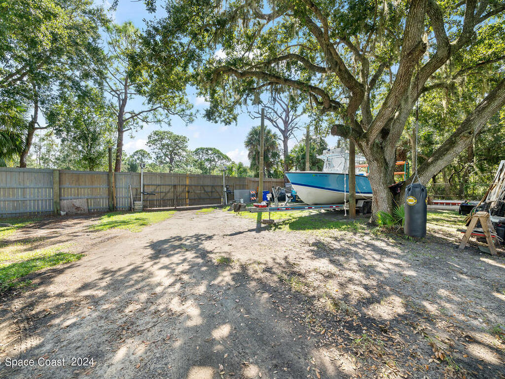 9633 Honeysuckle Drive, Sebastian, FL 32976