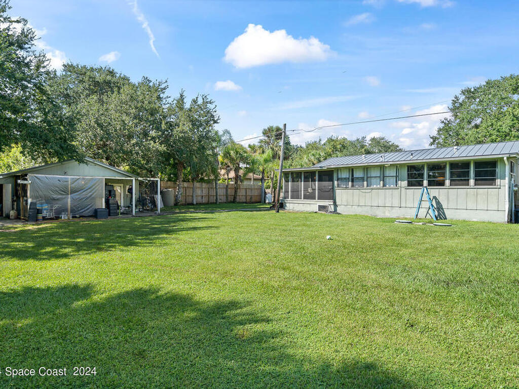 9633 Honeysuckle Drive, Sebastian, FL 32976