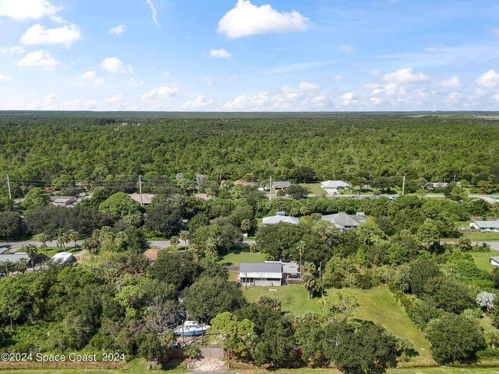 9633 Honeysuckle Drive, Sebastian, FL 32976