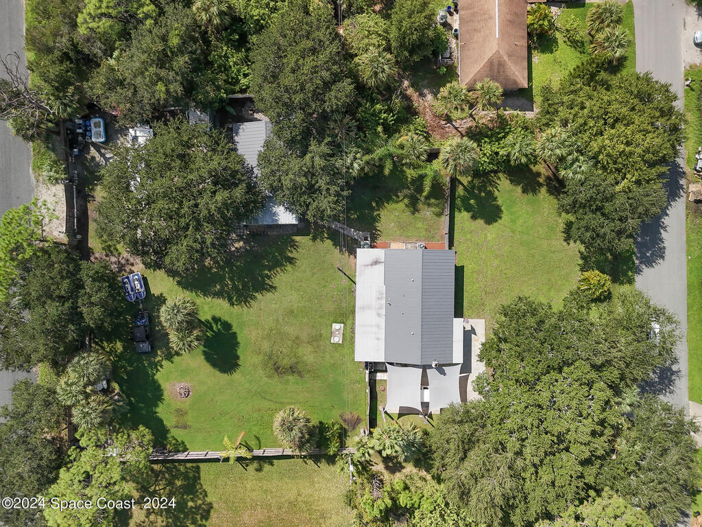 9633 Honeysuckle Drive, Sebastian, FL 32976