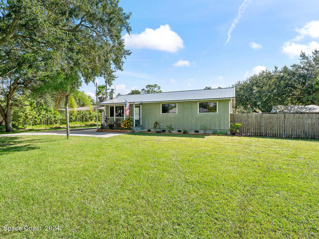 9633 Honeysuckle Drive, Sebastian, FL 32976