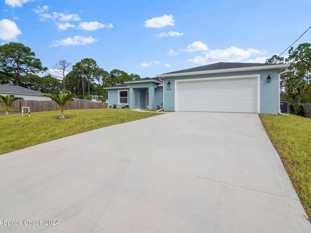 435 Fellenz Street, Palm Bay, FL 32908