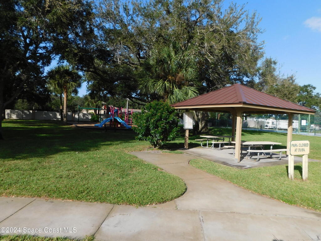 984 Whisperoak Drive, Melbourne, FL 32901