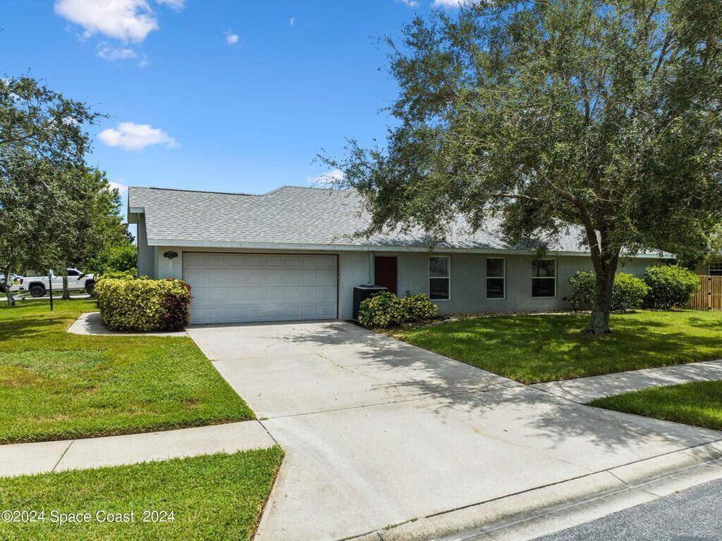 2052 Woodfield Circle, West Melbourne, FL 32904