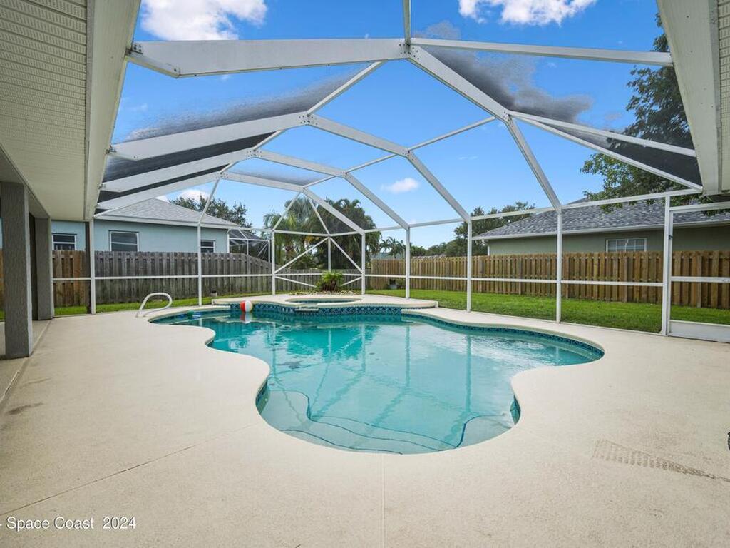 2052 Woodfield Circle, West Melbourne, FL 32904