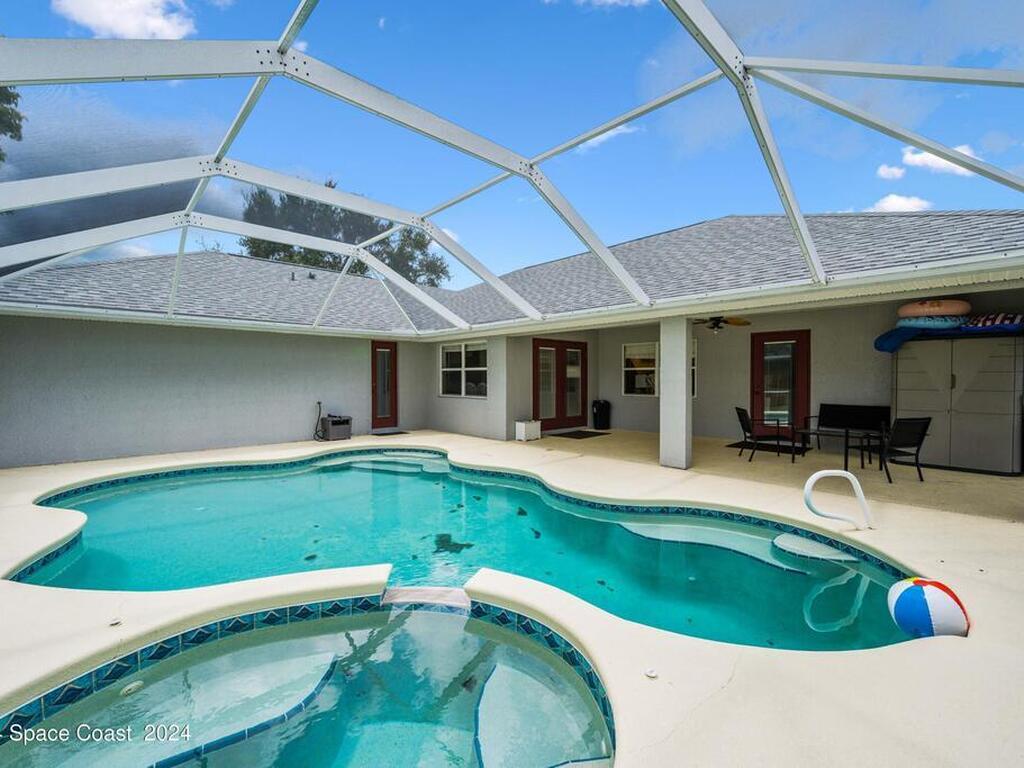 2052 Woodfield Circle, West Melbourne, FL 32904