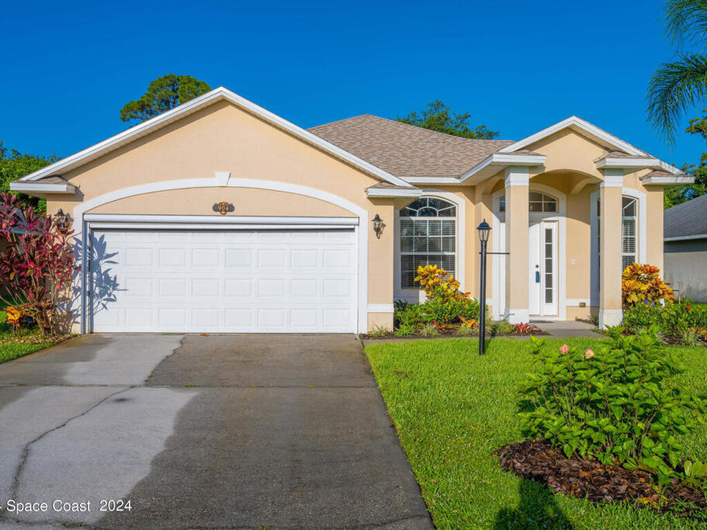 904 Tavernier Circle, Palm Bay, FL 32905