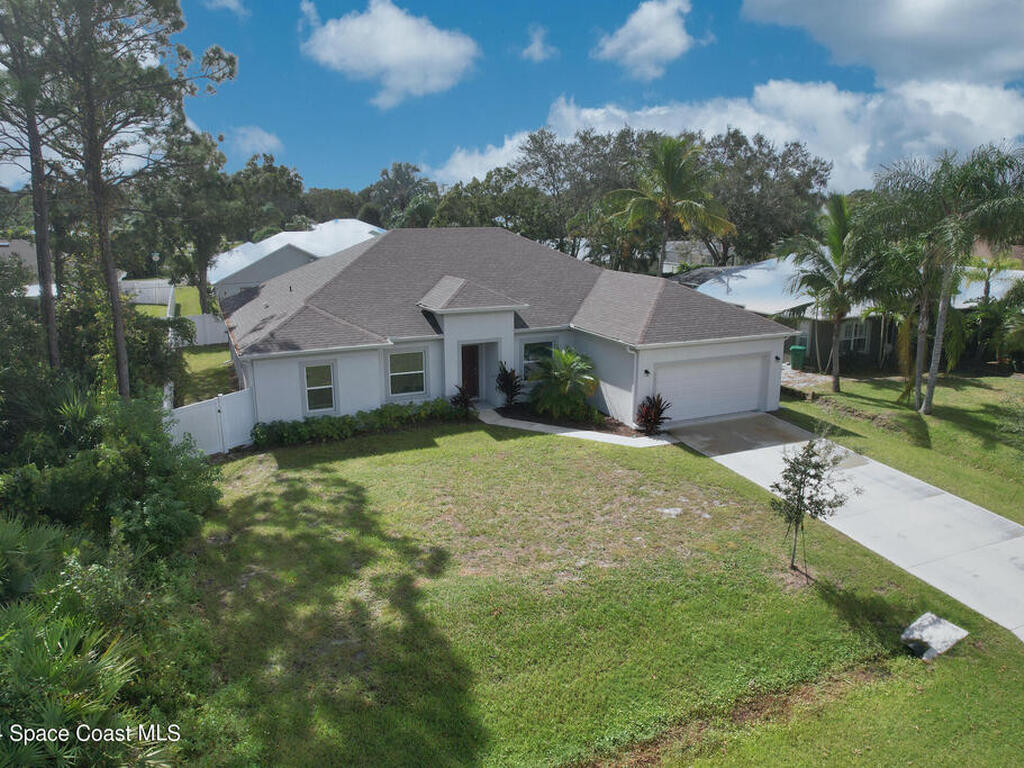 786 Rolling Hill Drive, Sebastian, FL 32958