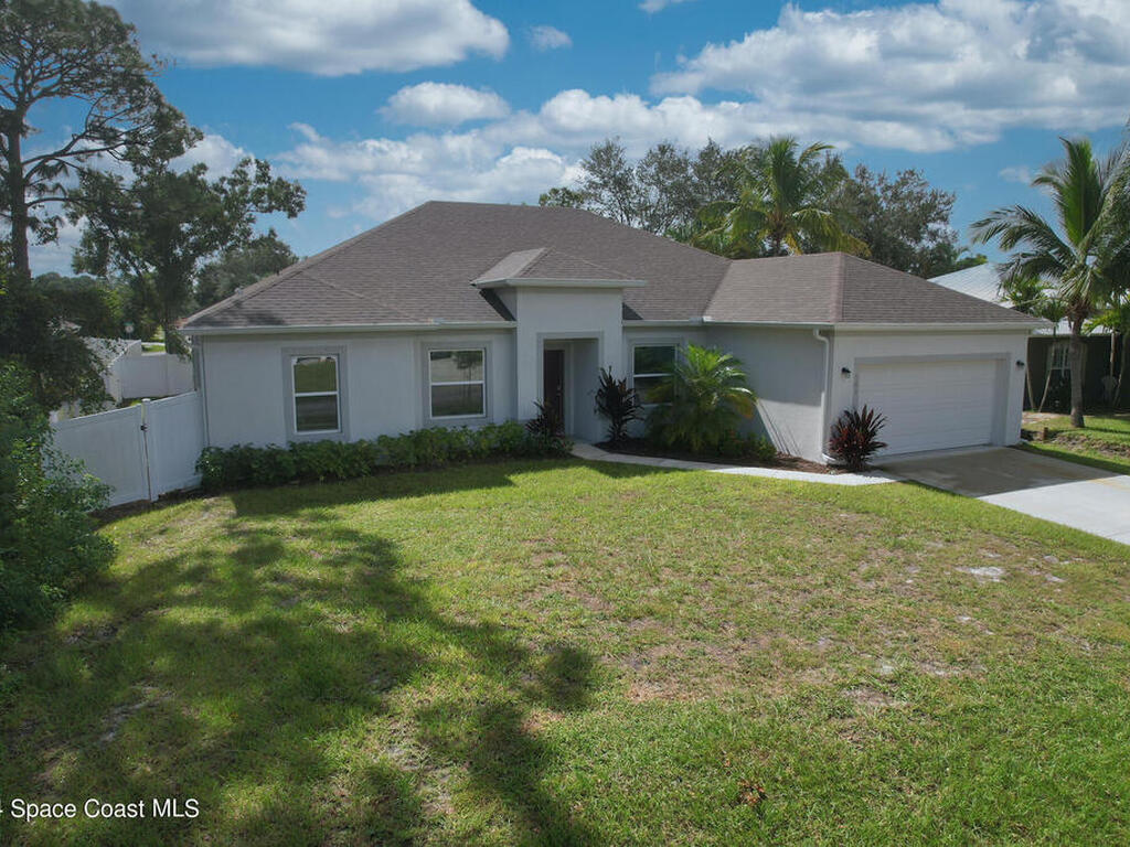 786 Rolling Hill Drive, Sebastian, FL 32958