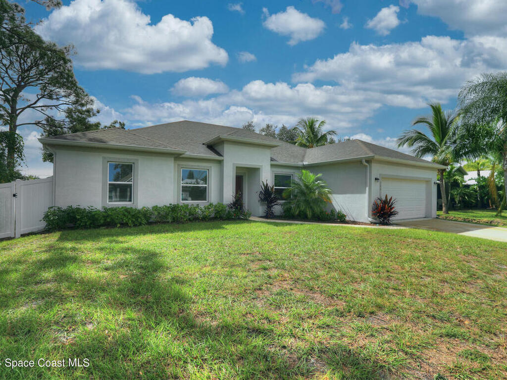 786 Rolling Hill Drive, Sebastian, FL 32958