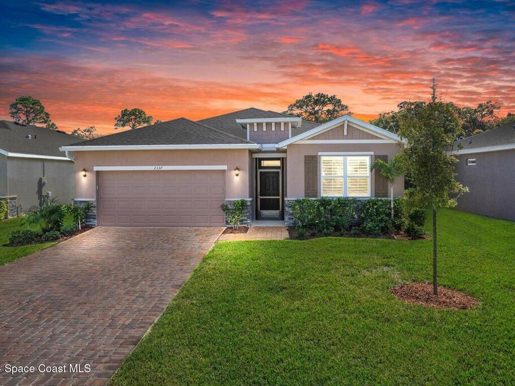 2337 Crowned Eagle Circle, Vero Beach, FL 32962