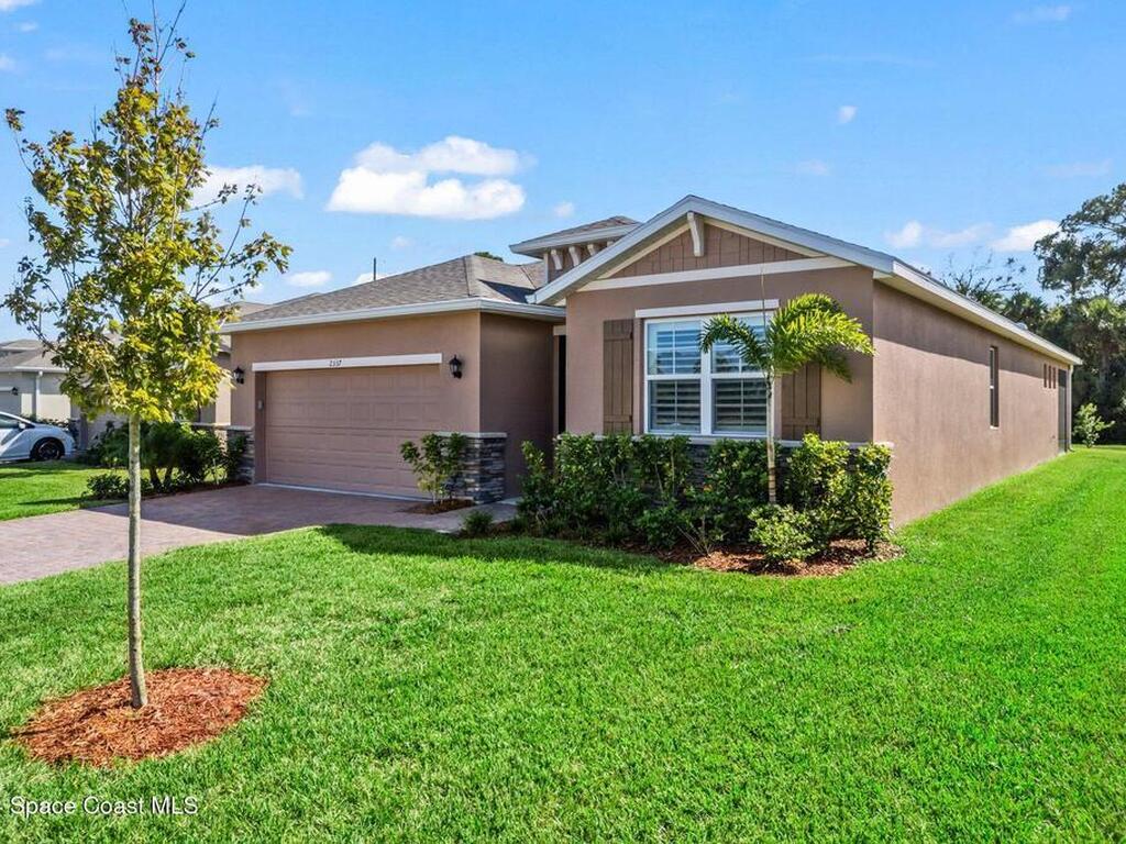 2337 Crowned Eagle Circle, Vero Beach, FL 32962