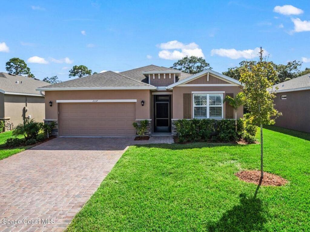 2337 Crowned Eagle Circle, Vero Beach, FL 32962