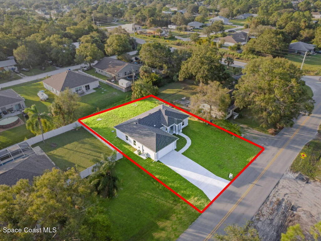 8265 101st Avenue, Vero Beach, FL 32967