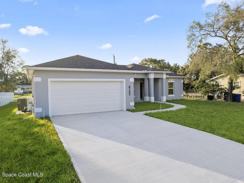 8265 101st Avenue, Vero Beach, FL 32967